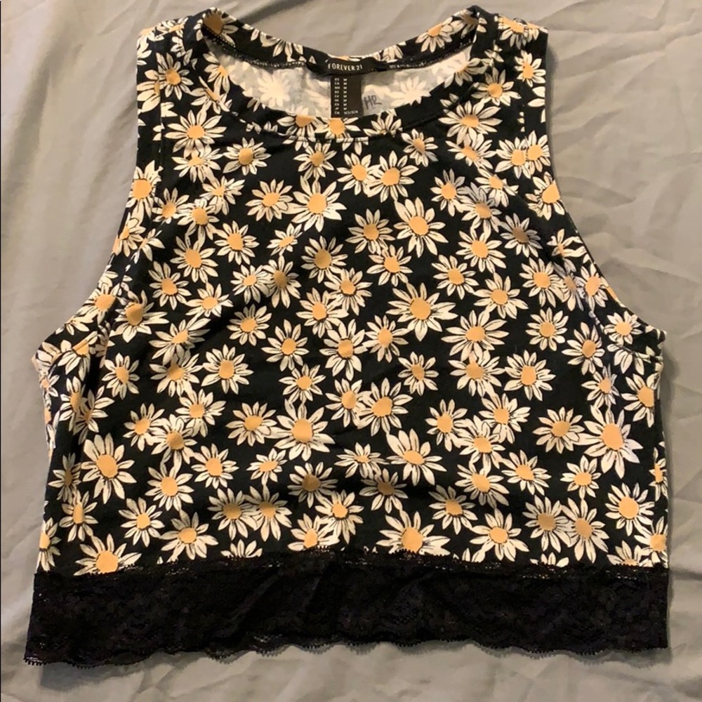 Medium Women’s Forever 21 Daisy Crop Top